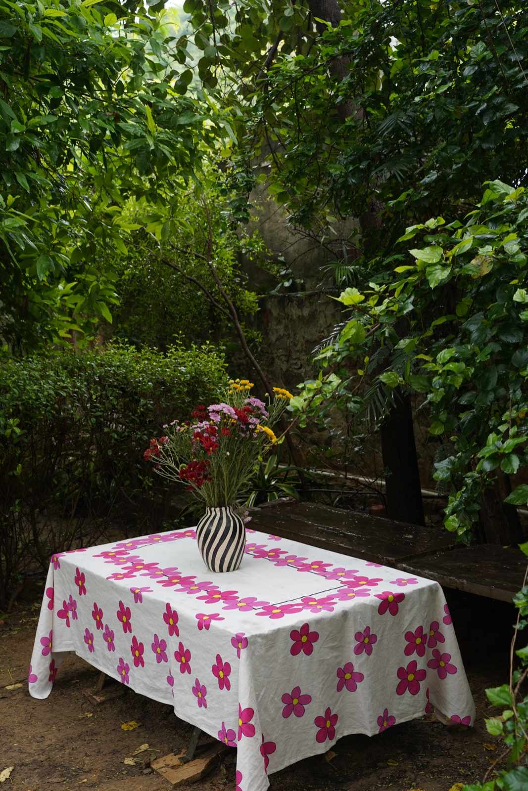 Pink Daisy Tablelcoth